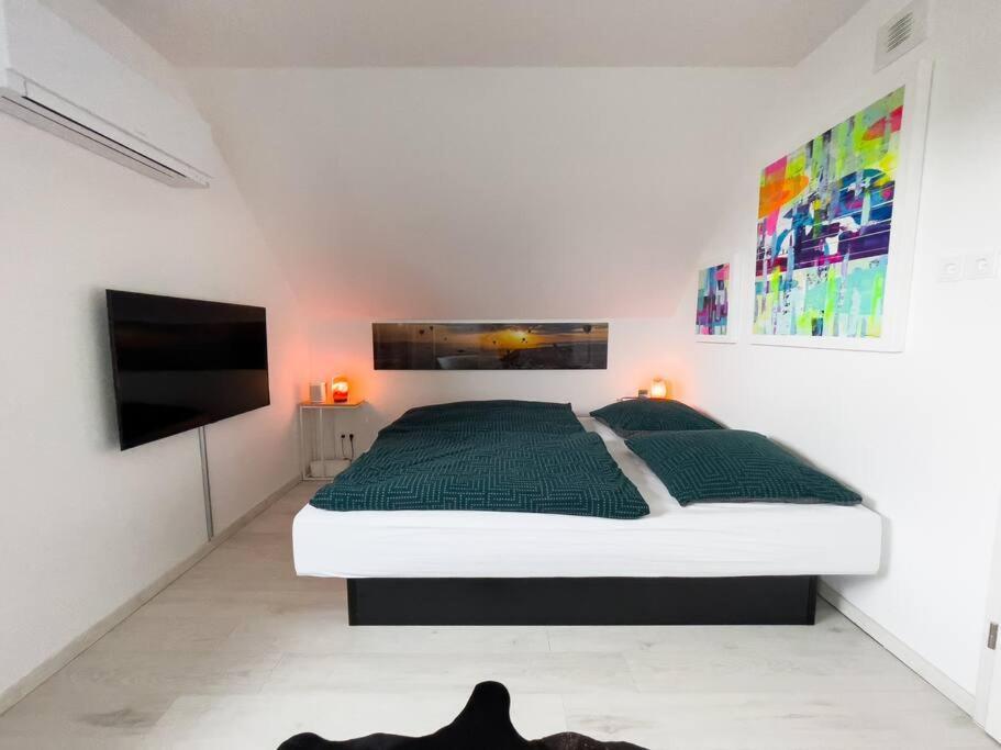 Villa Dreamy Vibes Mit Privatem Pool & Rheinblick ニーダーカッセル エクステリア 写真