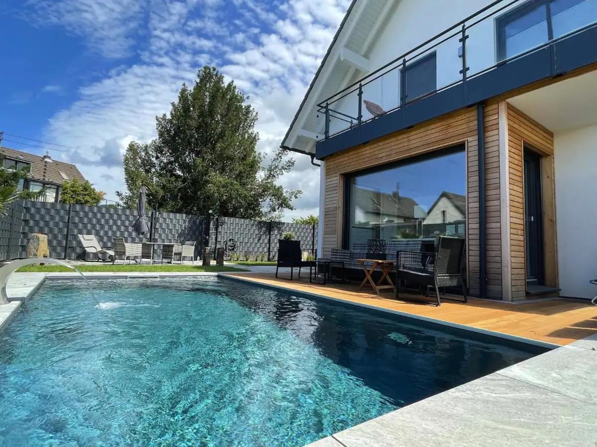Villa Dreamy Vibes Mit Privatem Pool & Rheinblick ニーダーカッセル エクステリア 写真